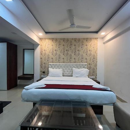 Arsh Executive Inn Dive Екстер'єр фото