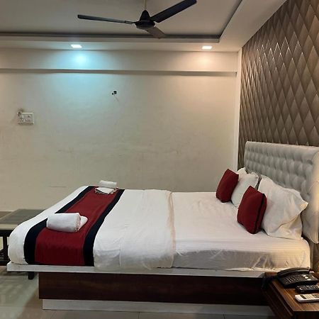 Arsh Executive Inn Dive Екстер'єр фото