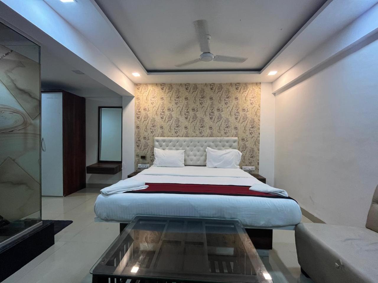 Arsh Executive Inn Dive Екстер'єр фото