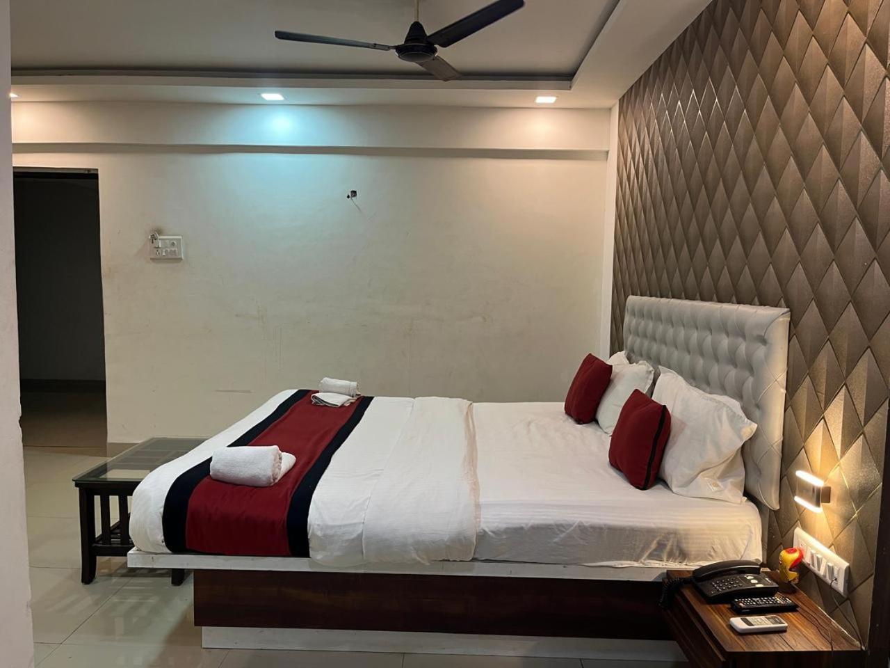 Arsh Executive Inn Dive Екстер'єр фото