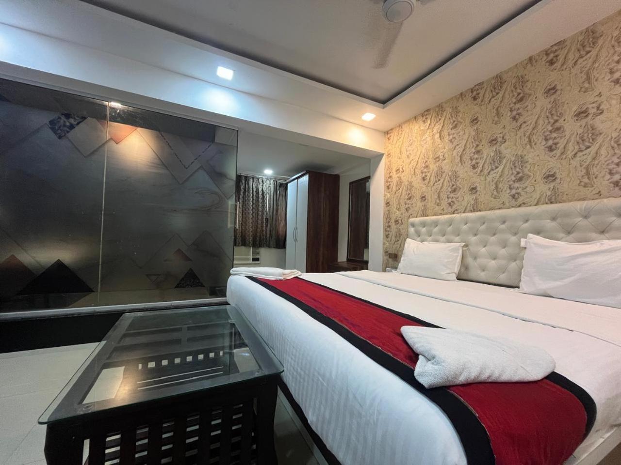 Arsh Executive Inn Dive Екстер'єр фото