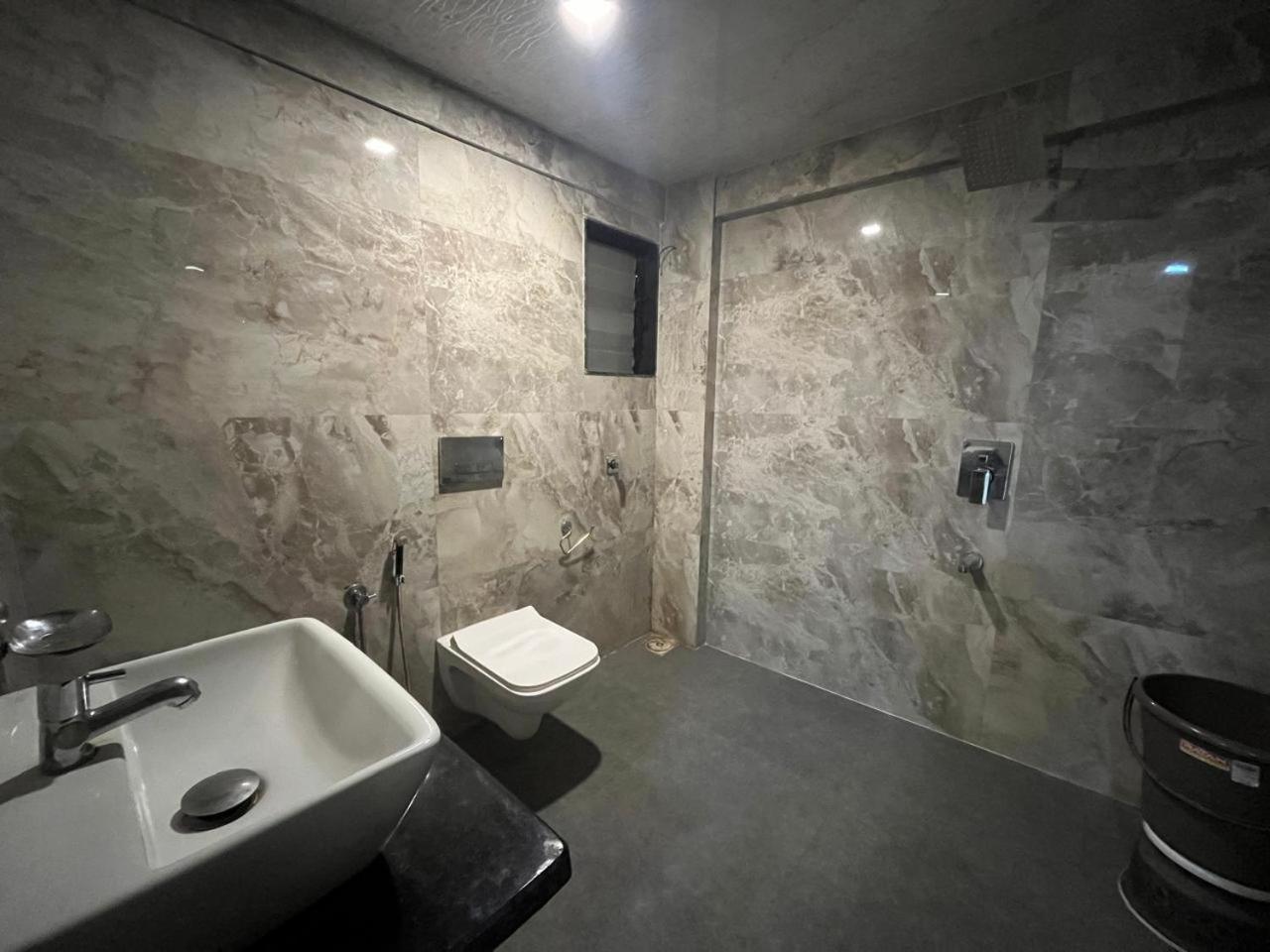 Arsh Executive Inn Dive Екстер'єр фото
