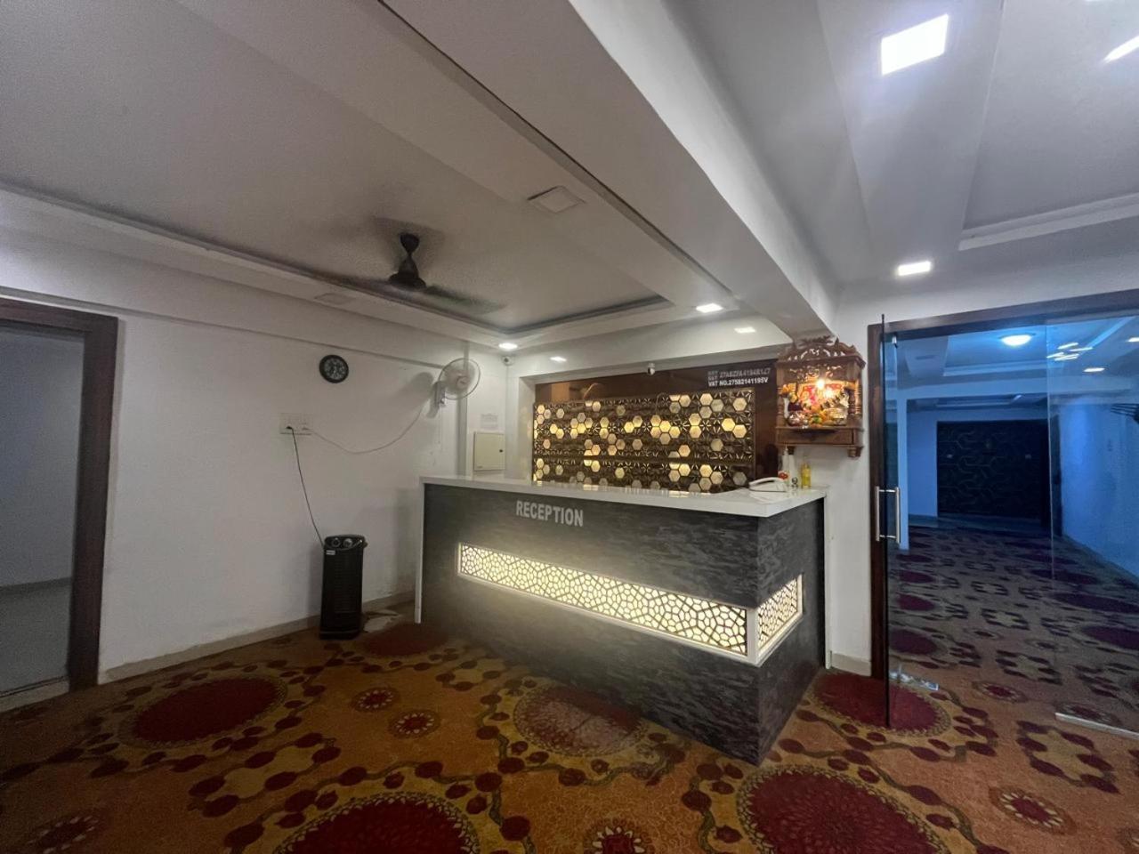 Arsh Executive Inn Dive Екстер'єр фото