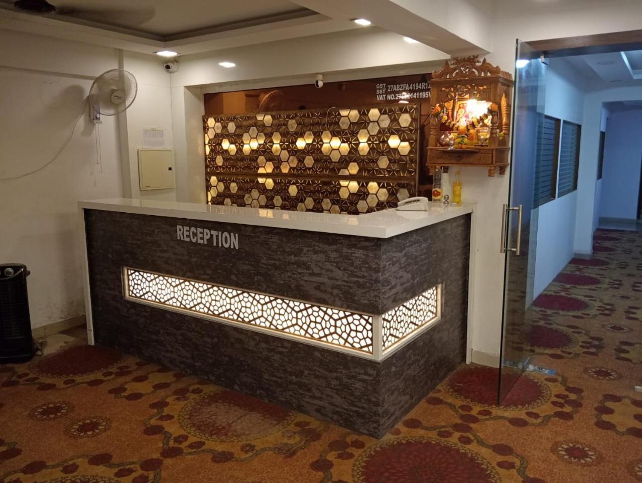 Arsh Executive Inn Dive Екстер'єр фото
